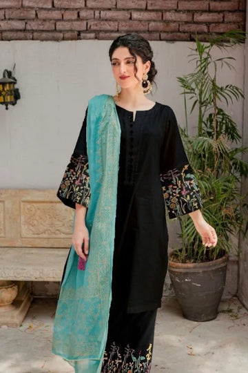 Kastoor- Dhanak Embroidered three piece With Dhanak Shawl-