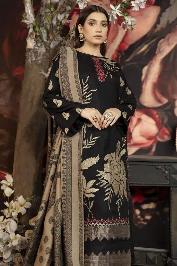 CHARIZMA- Winter 3pc Dhanak Embroidered Suit