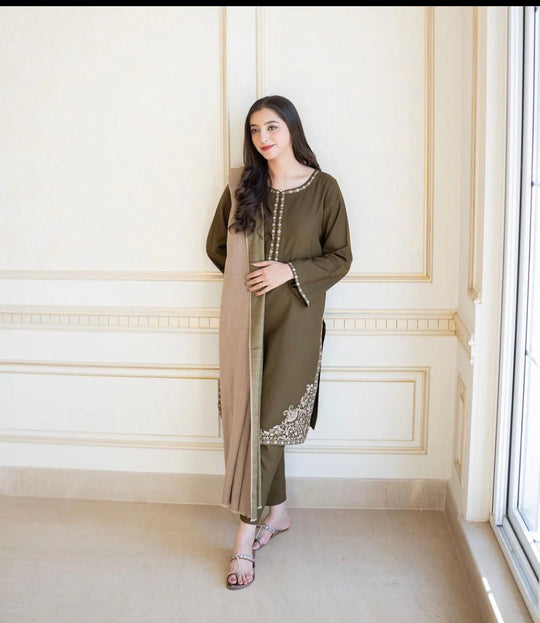 Aisling -3PC Dhanak suit with Embroidered Shawll