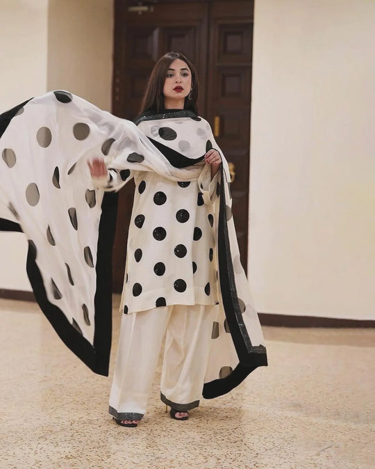 Zara Shahjahan 3Pc Embroidered Lawn Shirt With Embroidered Bamber Chiffon Dupatta