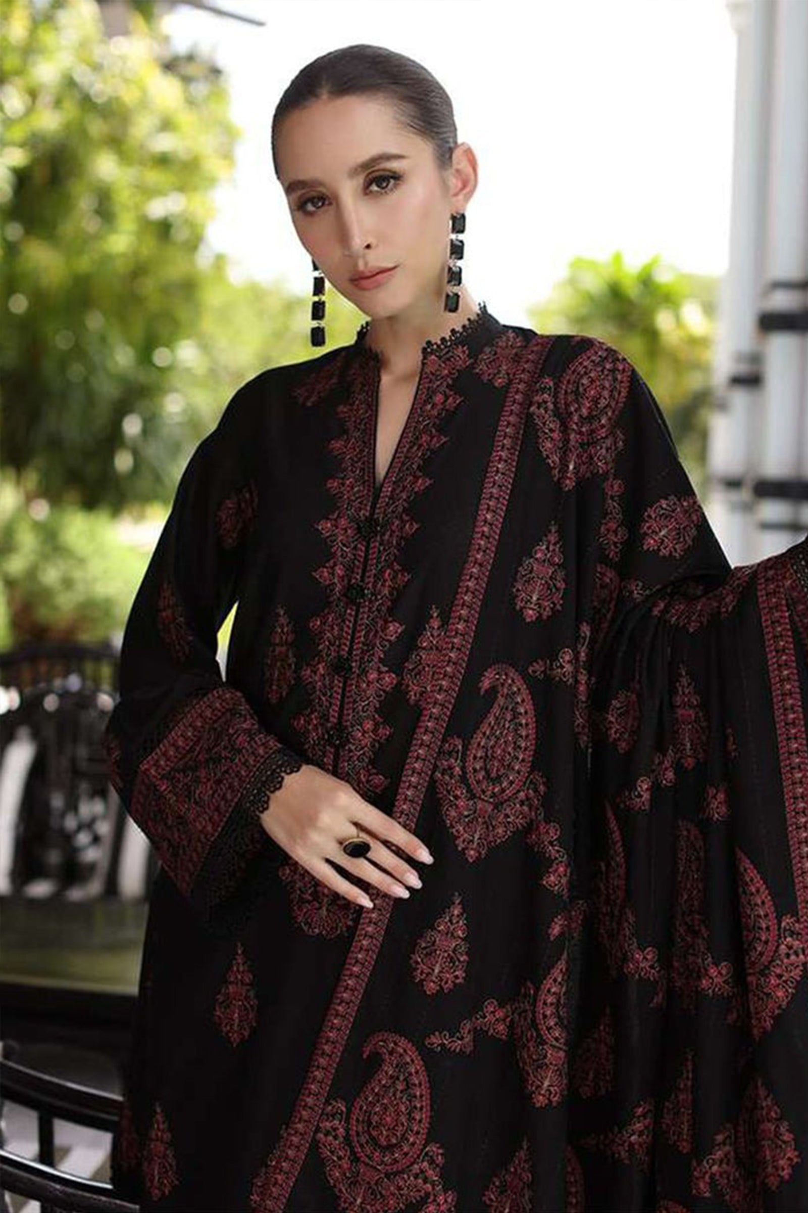 Bareeze 3Pc Embroidered Dhanak Suite With Embroidered Shawl