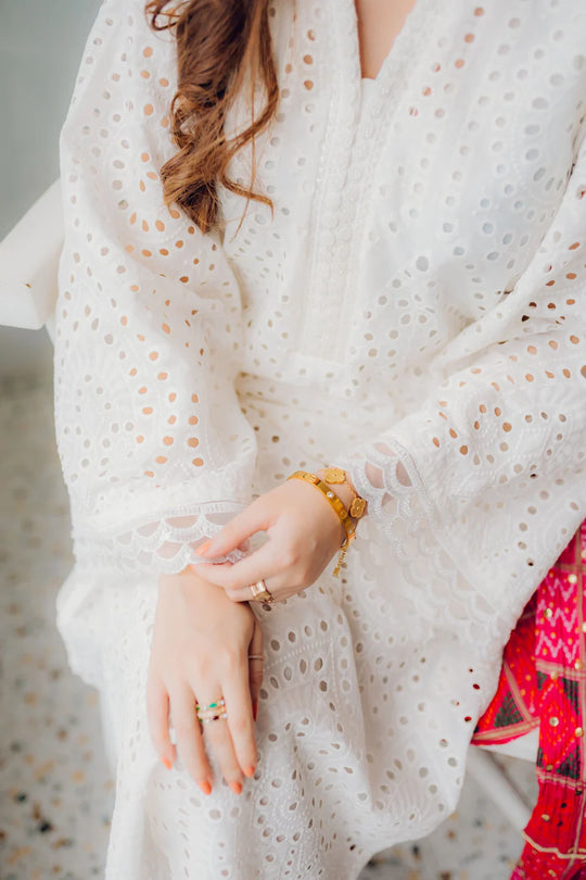 Maria.B 3Pc Chikenkari Embroidered With Printed Lawn Dupatta