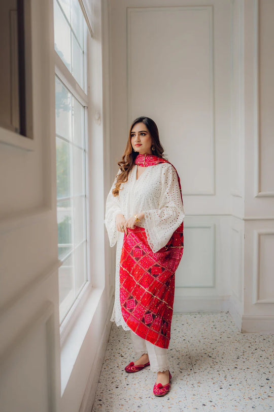 Maria.B 3Pc Chikenkari Embroidered With Printed Lawn Dupatta
