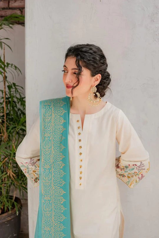 Kastoor- Lawn Embroidered three piece With printed dupatta