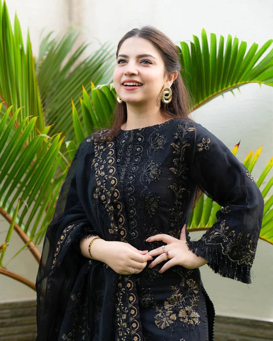 DANANEERR - 3PC Lawn Embroidered Suite With Bamber Embroidered Dupatta