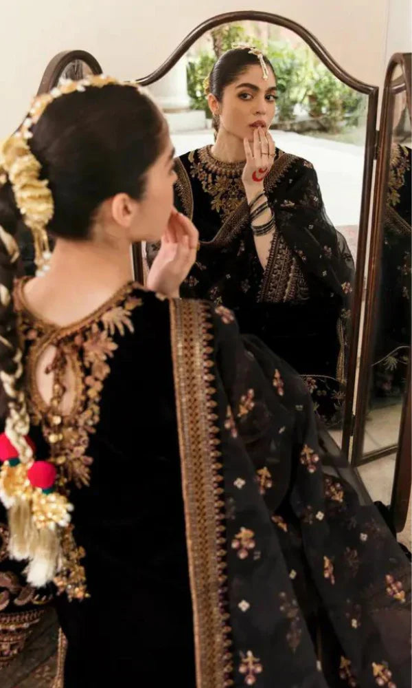 Unstitched 3PCs Embroidered Velvet Dress With Organza Embroidered Dopata