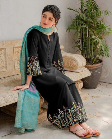 Kastoor- Dhanak Embroidered three piece With Dhanak Shawl-