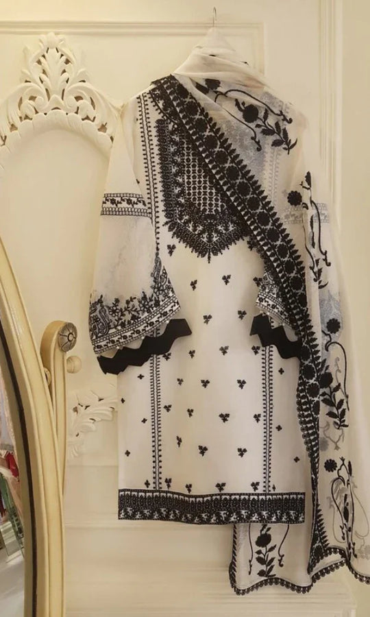 Agha Noor - 3PC Lawn Heavy Embroidered Shirt With Embroidered Bamber Dupatta