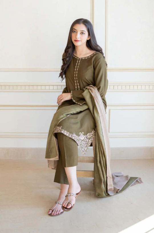 Aisling -3PC Dhanak suit with Embroidered Shawll