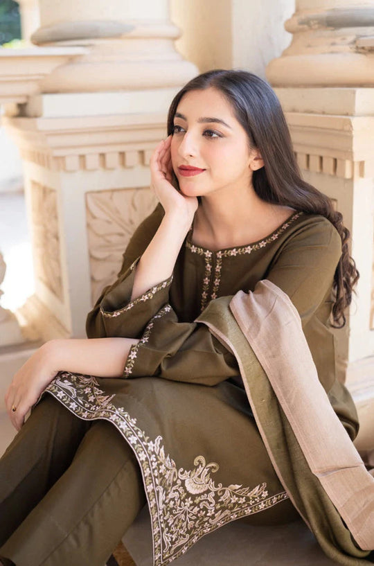 Aisling -3PC Dhanak suit with Embroidered Shawll